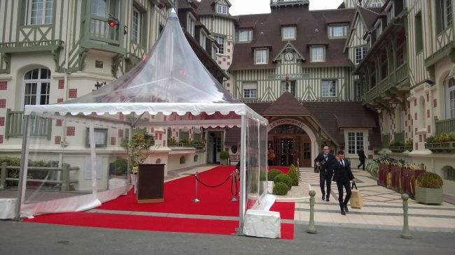 Tente pour accueil VIP a Deauville